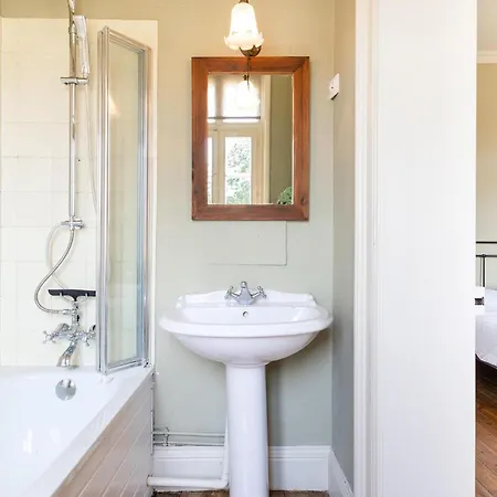 Casa vacanze Beautiful In With Kitchen